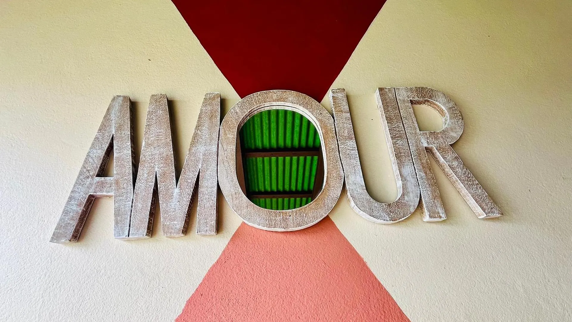 Studio Amour Bouillante